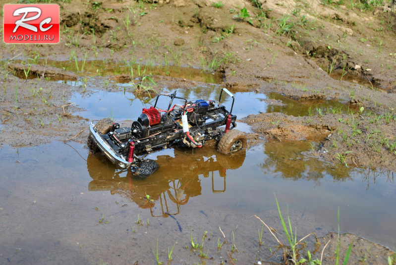 Багги из Tamiya Tundra в грязи